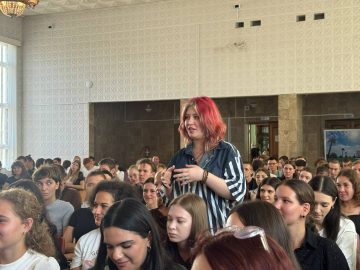 Работу отрасли министр обсудил со студентами